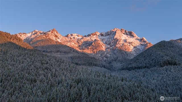 140 N Dow Creek Drive, Hoodsport, WA 98548