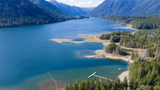 140 N Dow Creek Drive, Hoodsport, WA 98548