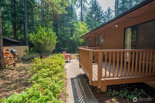 140 N Dow Creek Drive, Hoodsport, WA 98548