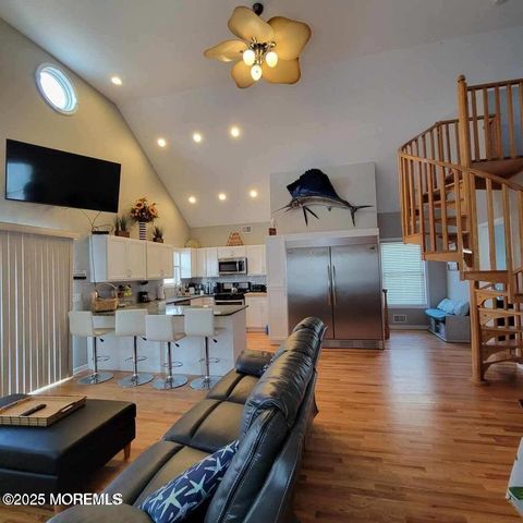 30 Stockton Avenue, Seaside Park, NJ 08752