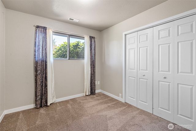 4708 Alameda Avenue W, University Place, WA 98466