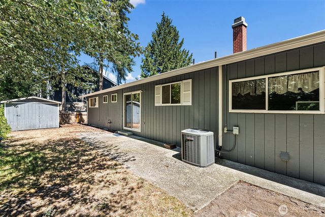 4708 Alameda Avenue W, University Place, WA 98466