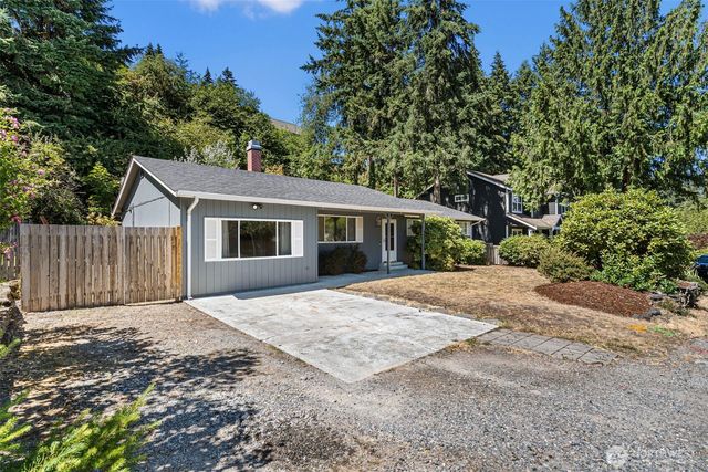 4708 Alameda Avenue W, University Place, WA 98466