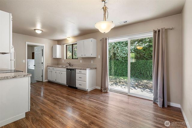 4708 Alameda Avenue W, University Place, WA 98466