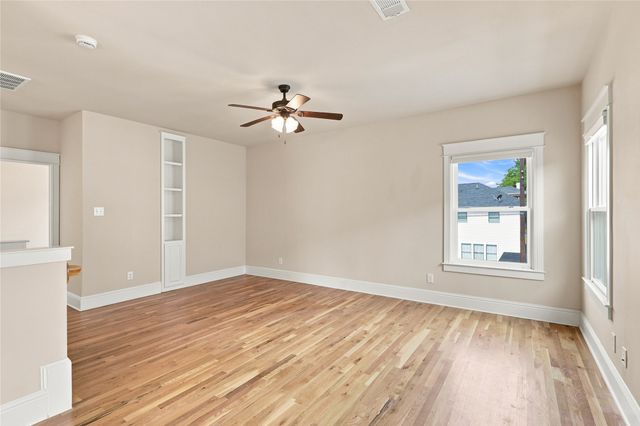 1604 Washington Avenue, Fort Worth, TX 76104