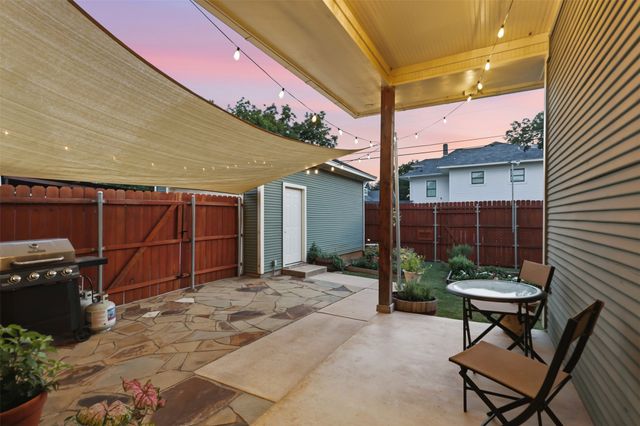 1604 Washington Avenue, Fort Worth, TX 76104