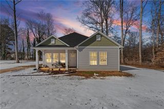 215 James Street, Lexington, NC 27295