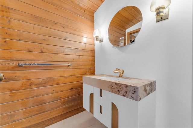 15305 SW 74th Ct, Palmetto Bay, FL 33157