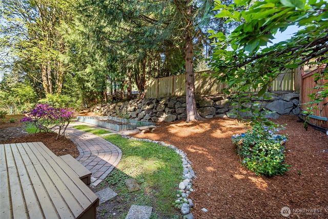 8215 172nd Avenue NE, Redmond, WA 98052
