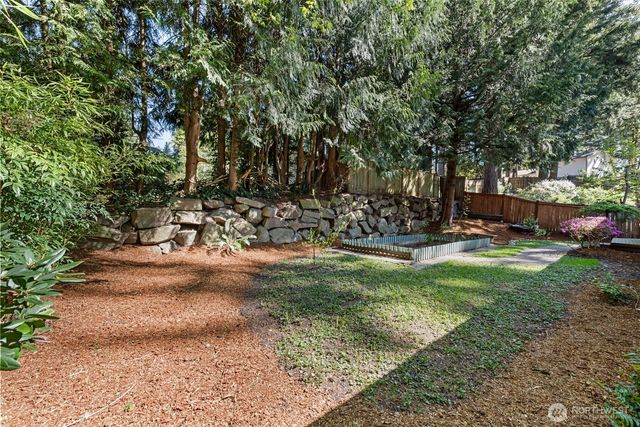 8215 172nd Avenue NE, Redmond, WA 98052