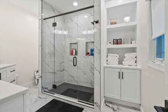 9844 W P Avenue, Kalamazoo, MI 49009