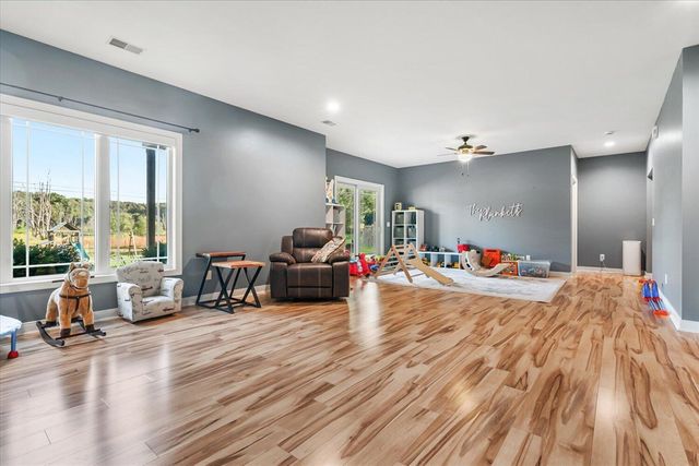 9844 W P Avenue, Kalamazoo, MI 49009