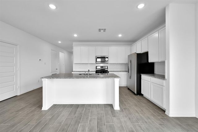 9699 Caney Trails Road, Conroe, TX 77303