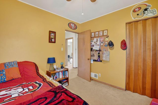 801 W 14th Street, Cedar Falls, IA 50613