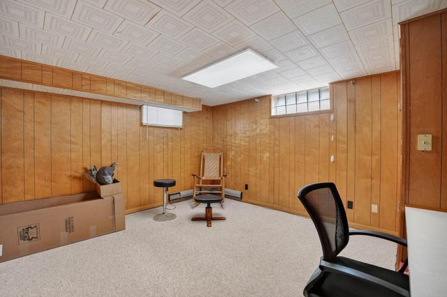 801 W 14th Street, Cedar Falls, IA 50613