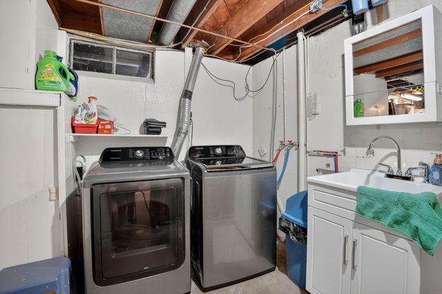 801 W 14th Street, Cedar Falls, IA 50613