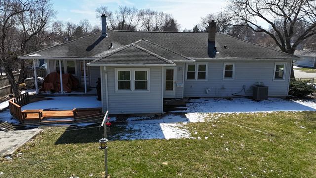 801 W 14th Street, Cedar Falls, IA 50613