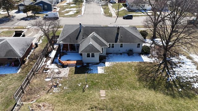 801 W 14th Street, Cedar Falls, IA 50613