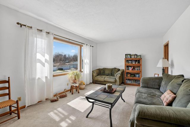 801 W 14th Street, Cedar Falls, IA 50613