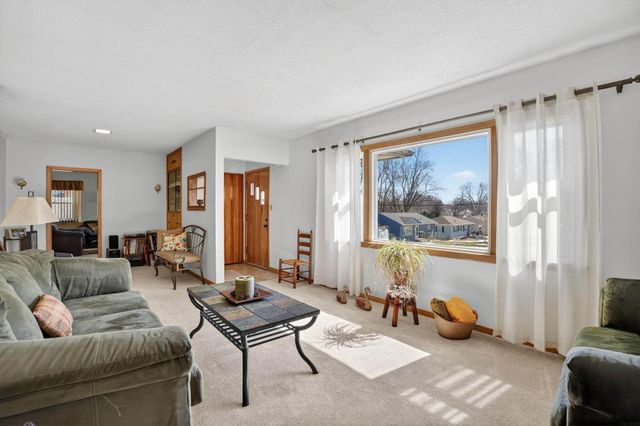 801 W 14th Street, Cedar Falls, IA 50613