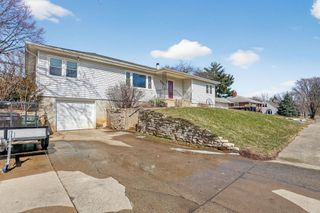 801 W 14th Street, Cedar Falls, IA 50613