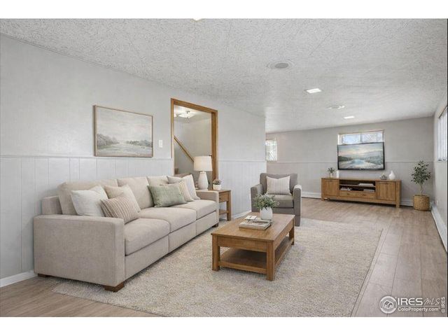 1848 Collyer St, Longmont, CO 80501