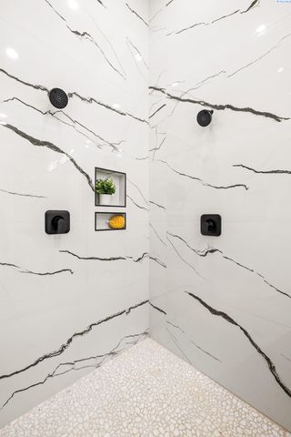 6982 W 22nd Ave, Kennewick, WA 99338