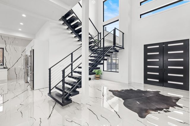 6982 W 22nd Ave, Kennewick, WA 99338