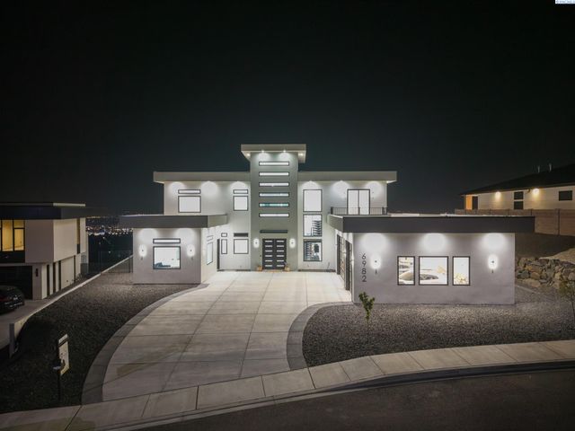 6982 W 22nd Ave, Kennewick, WA 99338