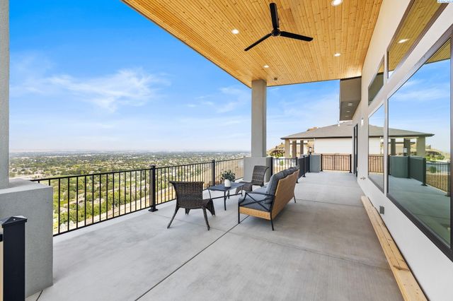 6982 W 22nd Ave, Kennewick, WA 99338