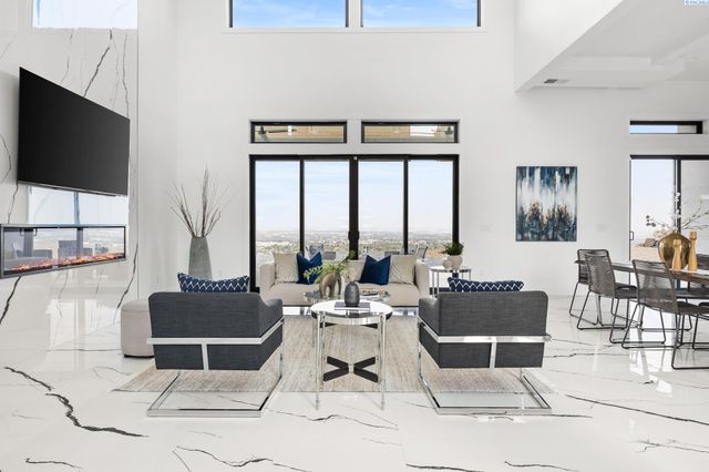 6982 W 22nd Ave, Kennewick, WA 99338