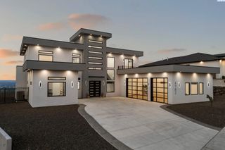 6982 W 22nd Ave, Kennewick, WA 99338