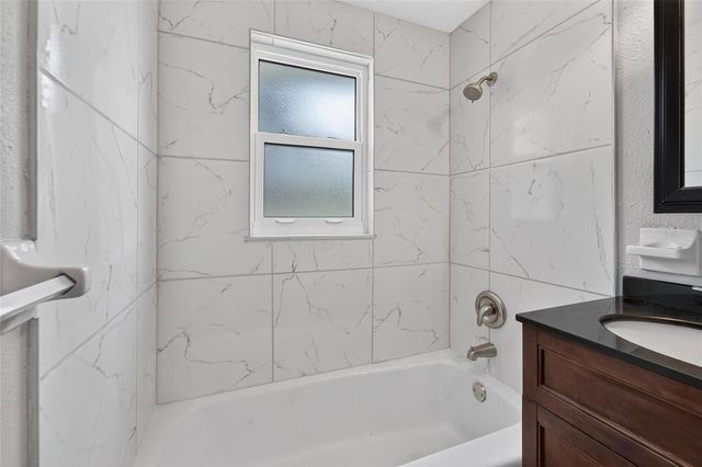 506 SHAMROCK ROAD, Brandon, FL 33511