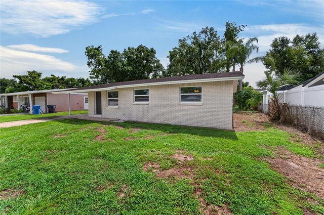 506 SHAMROCK ROAD, Brandon, FL 33511
