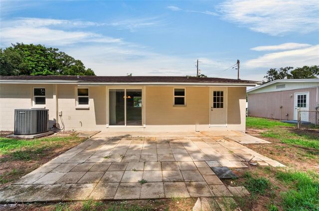 506 SHAMROCK ROAD, Brandon, FL 33511