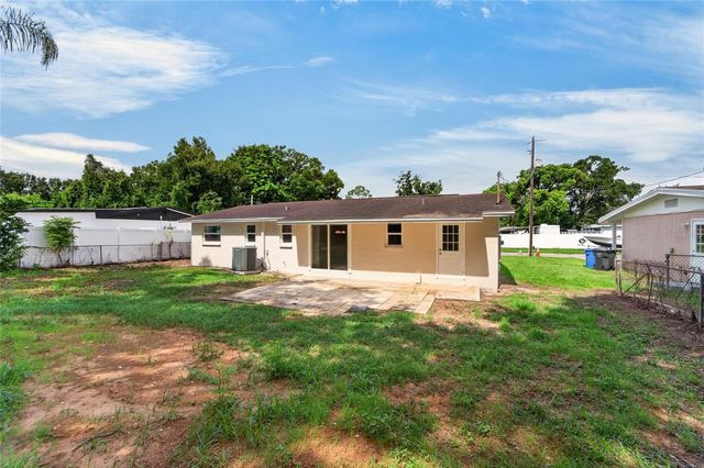 506 SHAMROCK ROAD, Brandon, FL 33511