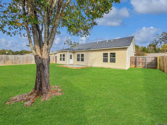 22795 Lafourche Ln, Denham Springs, LA 70726