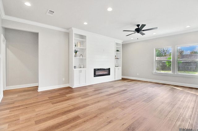 22795 Lafourche Ln, Denham Springs, LA 70726