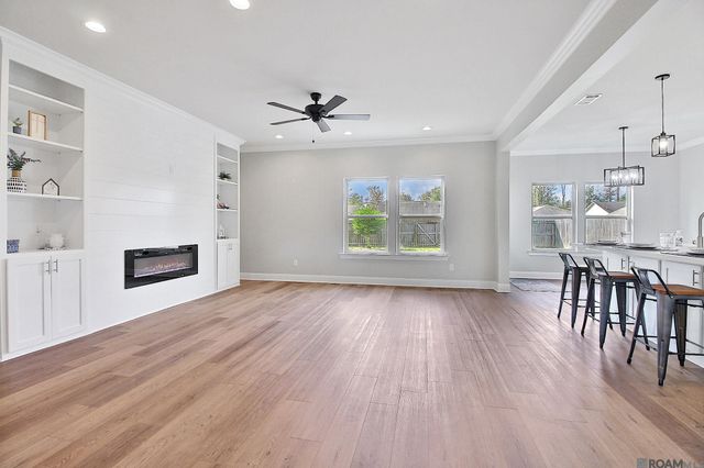 22795 Lafourche Ln, Denham Springs, LA 70726