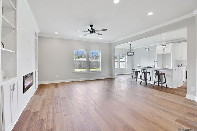 22795 Lafourche Ln, Denham Springs, LA 70726