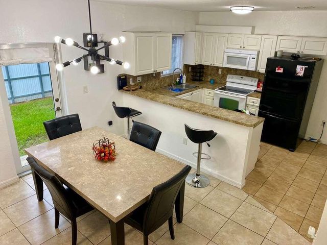 18951 SW 113TH Place, Miami, FL 33157