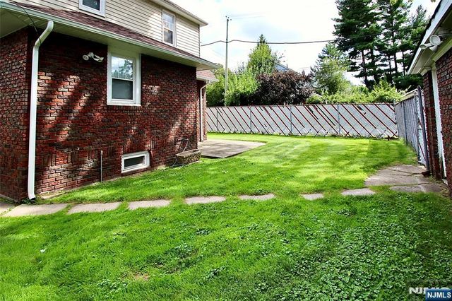 9-02 12th Street, Fair Lawn, NJ 07410