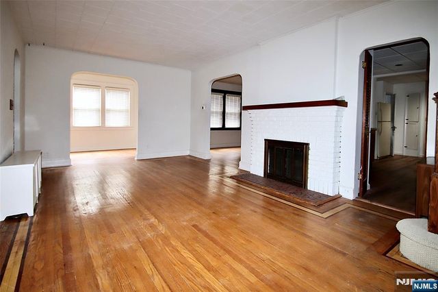 9-02 12th Street, Fair Lawn, NJ 07410