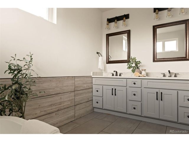 1179 S Jackson St, Denver, CO 80210