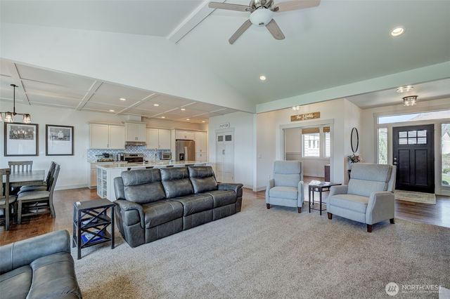 826 Autumn Crest Drive, Wenatchee, WA 98801