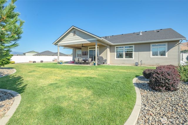 826 Autumn Crest Drive, Wenatchee, WA 98801