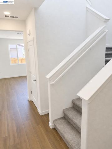 1392 Leonhardt Loop, Lincoln, CA 95648