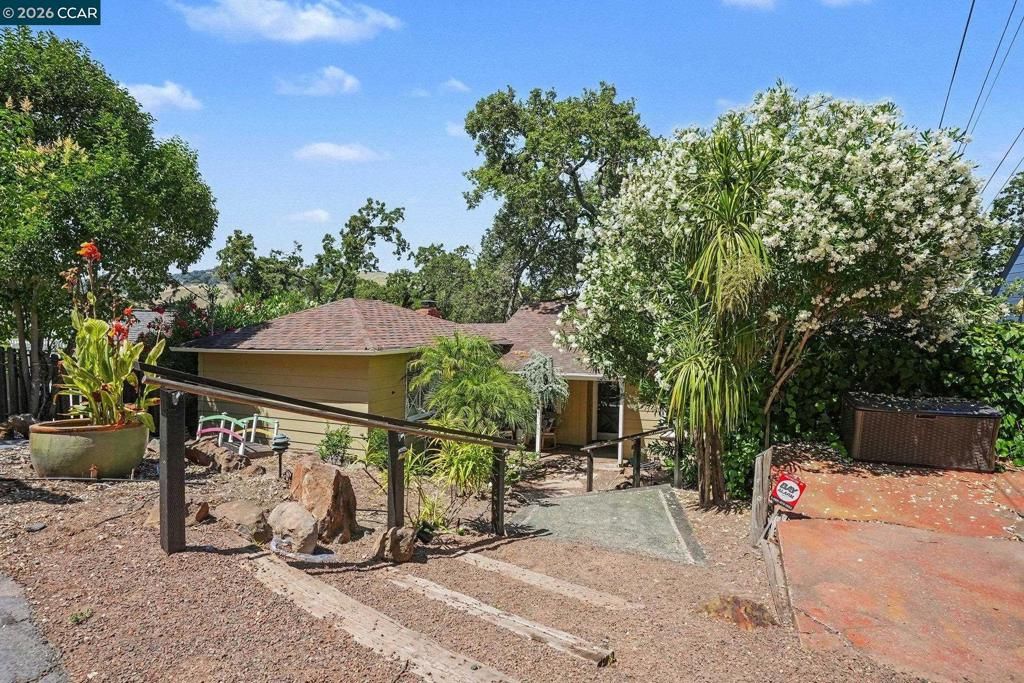 980 Hawthorn Dr.., Lafayette, CA 94549
