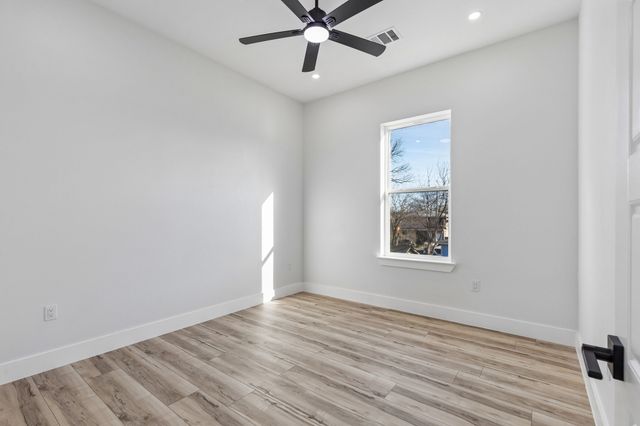 3510 Navaro Street, Dallas, TX 75212