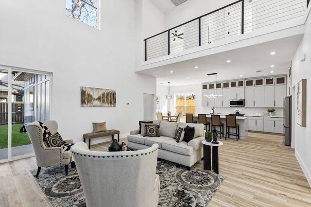 3510 Navaro Street, Dallas, TX 75212